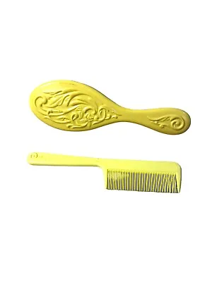 Vtg Avon Child’s Hairbrush And Comb Set Yellow Plastic • $11.01