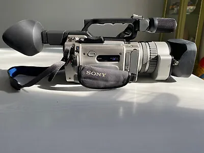 Sony DCR-VX2000 Camcorder -  Metallic Silver + Camera Bag • $200