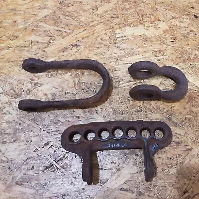  VTG HORSE DRAWN Plow Clevis Cast Iron Farm MARKED JD& 164-A AND LOT OF 2 CLEVIS • $24.99