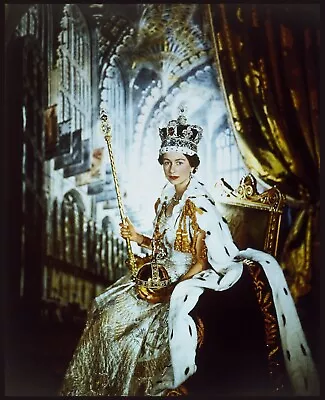 HM QUEEN ELIZABETH II -  POSTER 17 - Various Sizes Available • £8.99