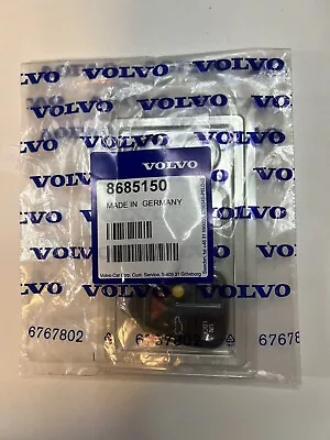 OEM GENUINE VOLVO  Remote Control Keyless Entry Remote Key Fob 8685150 L 9452456 • $109.99