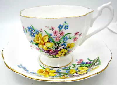 Queen Anne Bone China Tea Cup & Saucer (Daffodils 5540) - England • $20.33