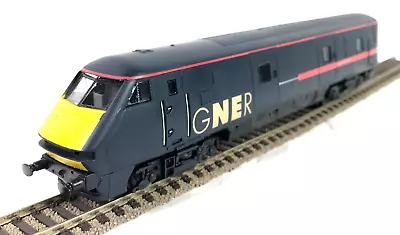 Hornby R1012 BR Mk4 DVT Driving Van Trailer 82226 With GNER Livery Dummy • £27.99