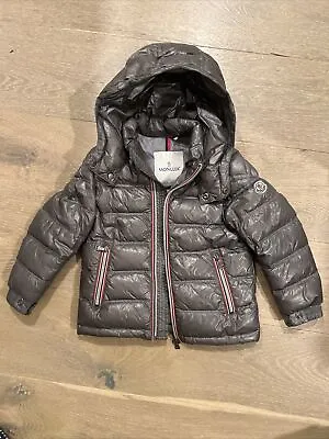 Moncler Kids Unisex K2 Down Jacket Silver Size 4 • $250