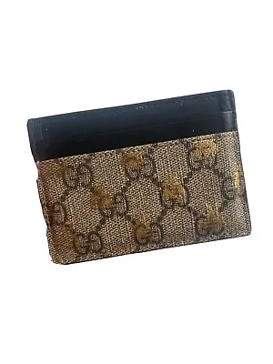 $200 • Buy Gucci GG Supreme Bee Card Holder