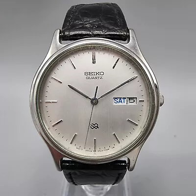 VTG Seiko SQ Watch Men 34mm Silver Dial Silver Tone Daydate Round New Battery • $34.99