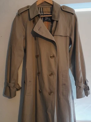 £75 • Buy Classic Burberry Trench Coat