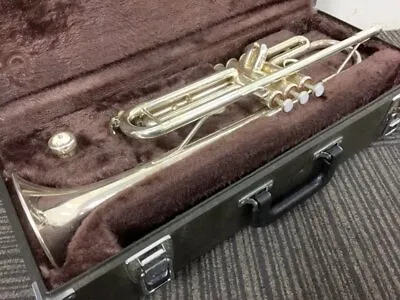 Yamaha YTR-2335 TRUMPET With Case Musical • $420