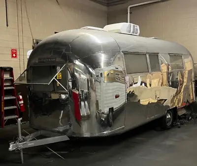 1963 22ft. Airstream Safari Vintage Trailer Restored! New! Concession Or Airbnb • $44900
