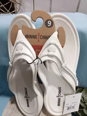 Minnetonka Women's Silverthorne Prism Flip Flop Sandals - White 9M • $21