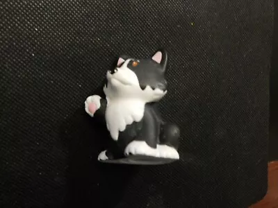 2008 MATTEL INC. BLACK AND WHITE SKUNK FIGURE!  E924UXX • $7.79