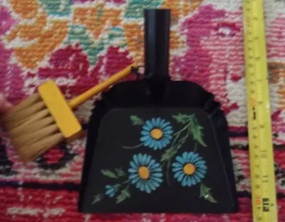 Small Vintage Black Towel Crumb Sweeper Dustpan Metal Daisy Set With Brush Chic • $17.93