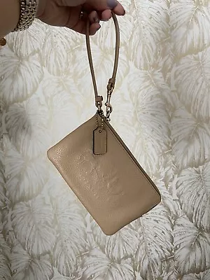 Coach Wristlet Small • $19.99