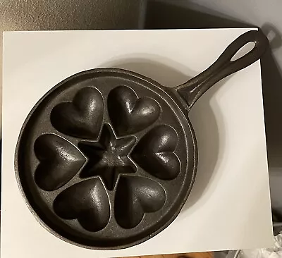 Vintage C. 1940 Unbranded Cast Iron Hearts And Star Muffin Mold Pan 7 Forms • $67