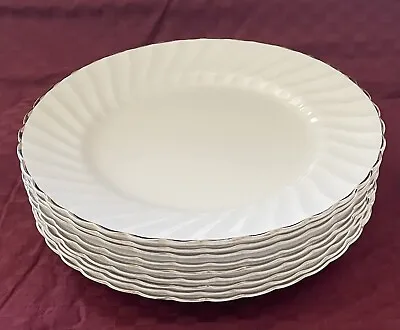 Tuscan “Claridge” Fine English Bone China Made In England 10 1/2  Dinner Plate • $11.99