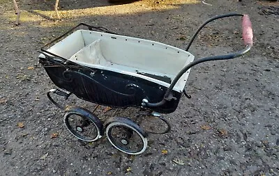 BARN FIND 1940's SILVER CROSS COACH-BUILT PRAM FOR RESTORATION POOR CONDITION • £30