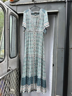 $150 • Buy Spell Oracle Gown L Sage