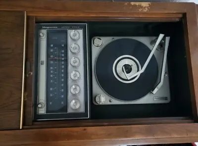 Vintage Record Player Magnavox • $45
