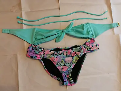 Victorias Secret Bikini Small Swimsuit Floral 2-piece Set Bathing Suit Swim S • $24.99