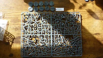 Games Workshop Specialist Games Necromunda Escher Gang On Sprue #225 • £27