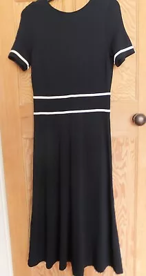 LAURA ASHLEY Size 10 Navy Stretch Short-Sleeved Dress • £6
