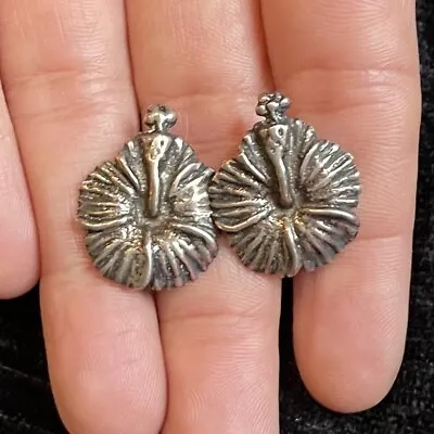 VINTAGE MING'S Honolulu Hawaii Sterling Silver HIBISCUS SCREW BACK EARRINGS • $75