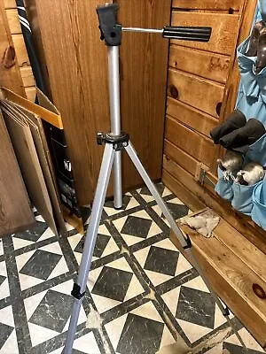 Velbon Tripod Tel-33B • $12.50