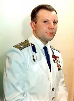 Yuri Gagarin Unsigned 6 X 4 Photo - Russian Cosmonaut - First Person In Space *2 • £1.50