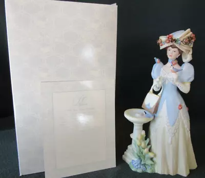 Avon 1998 Mrs. Albee Porcelain Figurine President's Club Award In Original Box • $12.50