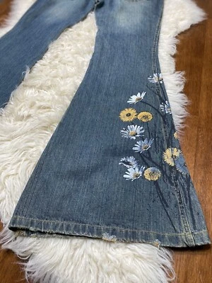 $18.99 • Buy ZARA  TRF Bell Bottom Flare Legs Flowers On Leg Zipper Loops 5-Pocket SIZE 6