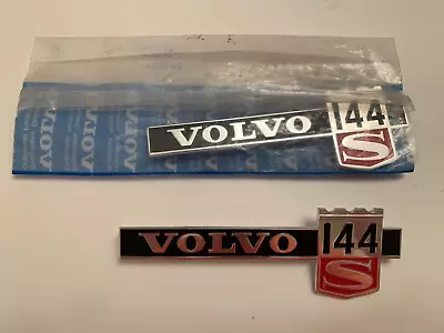 2 (PAIR) NOS Volvo 140 144S Fender Emblems 1967 1968 1969 1970 Rare 677797 • $240