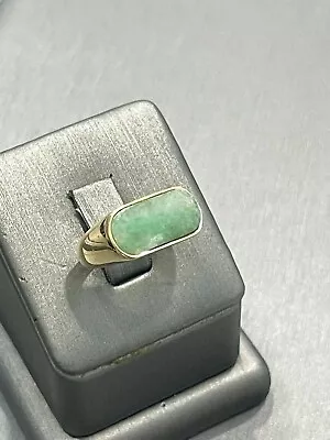 Vintage 14k Yellow Gold & Chinese Apple Green Jade 4.3 Gram Ring Sz 7.5 • $700