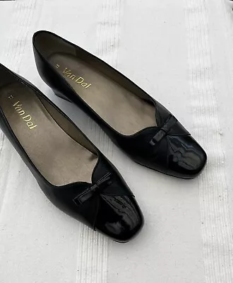 Van Dal Daybreak Black Leather/Patent Low Heel Court Shoe Size 6 EE Unworn • £18