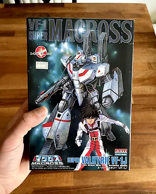 15th Anniversary Kit - #27 MACROSS SUPER VALKYRIE VF-1J - By Arii (1/100) 1997 • $37.32