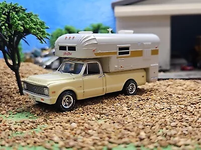 Custom 1:64 GreenLight  1972 Chevy C10 C30 Slide-In Camper Cheverolet Truck 4x4 • $19.99