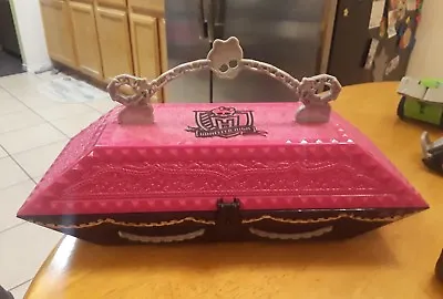 2011 Mattel Monster High - Monster Maker Coffin Plus Purse • $17.10