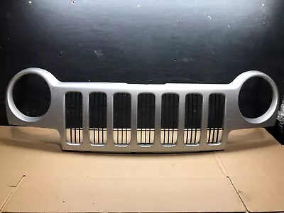 2002 To 2004 Jeep Liberty Grill Grille Chrome Plastic B3954 Oem DG1 • $79.50