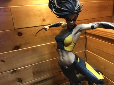 $799 • Buy SideShow - X-23 1/4 Scale Exclusive Marvel Statue