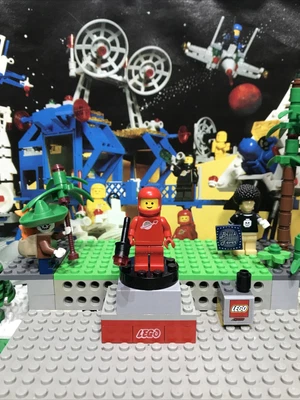 £7 • Buy Lego Space Mini Figure Collection Classic Red Space Man Sp005 / 1979