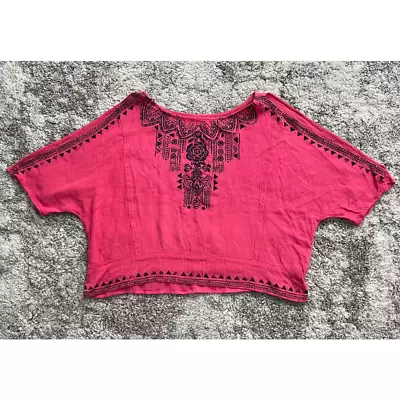 Mudd Womens Crop Top Pink Blue Graphic Short Sleeve Cold Shoulder Boho Shirt M • $11.69