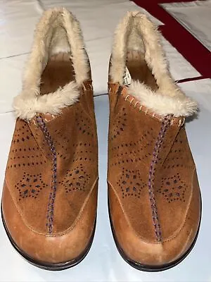 J 41 Adventure On Leather Fur CLOGS Women’s 10M Brown Wj09cap30 Snowflakes Warm • $28