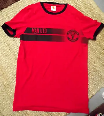 MAN - UTD Official Crest Product Vintage Tee - Shirt Size S ( Red & Black ) • £16.49