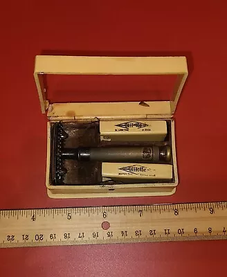 Vintage Gillette 1919 102 Model Brass Razor And Razor Blade Set In Bakelite Case • $60