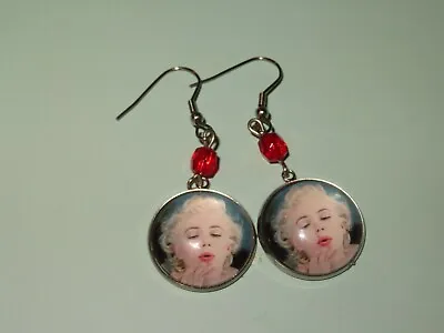 Marilyn Monroe Blowing Kiss Glass Cabochon Dangle Earrings Red Beads • $6.99