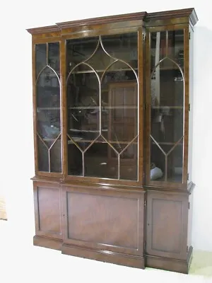 1960s' Kittinger Furniture Mahogany China Cabinet / Breakfront 3 Sections; Mint • $3995