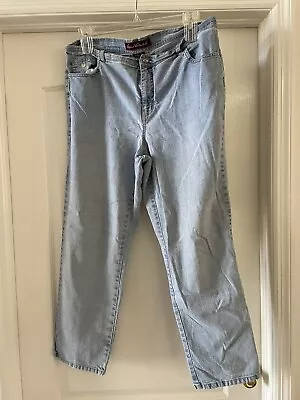 Vintage Gloria Vanderbilt Jeans Womens Size 18 Plus Light Wash Frayed  Hems • $8.99