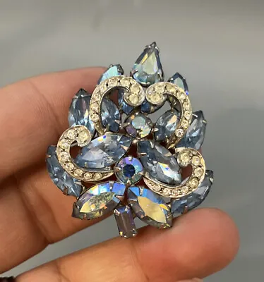 Vintage WEISS Aurora Borealis Blue Clear Rhinestone Leaf Pin • $33.99