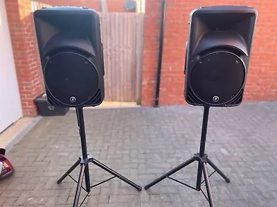 £800 • Buy Mackie SRM450v3 1000W Powered Loudspeakers (pair), Stands And Cases