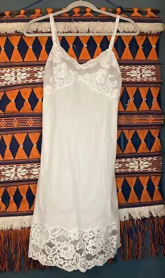 Vintage Olga Slip Dress Womens Small 32 Romantic Floral Lace • $19.99