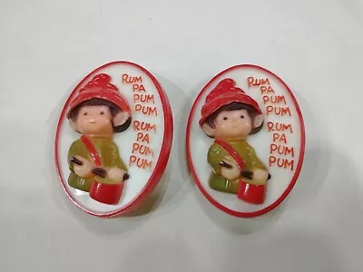 2 Little Drummer Boy Rum Pa Pum Pum Christmas Oval Lapel Pin Hong Kong Vintage  • $11.99